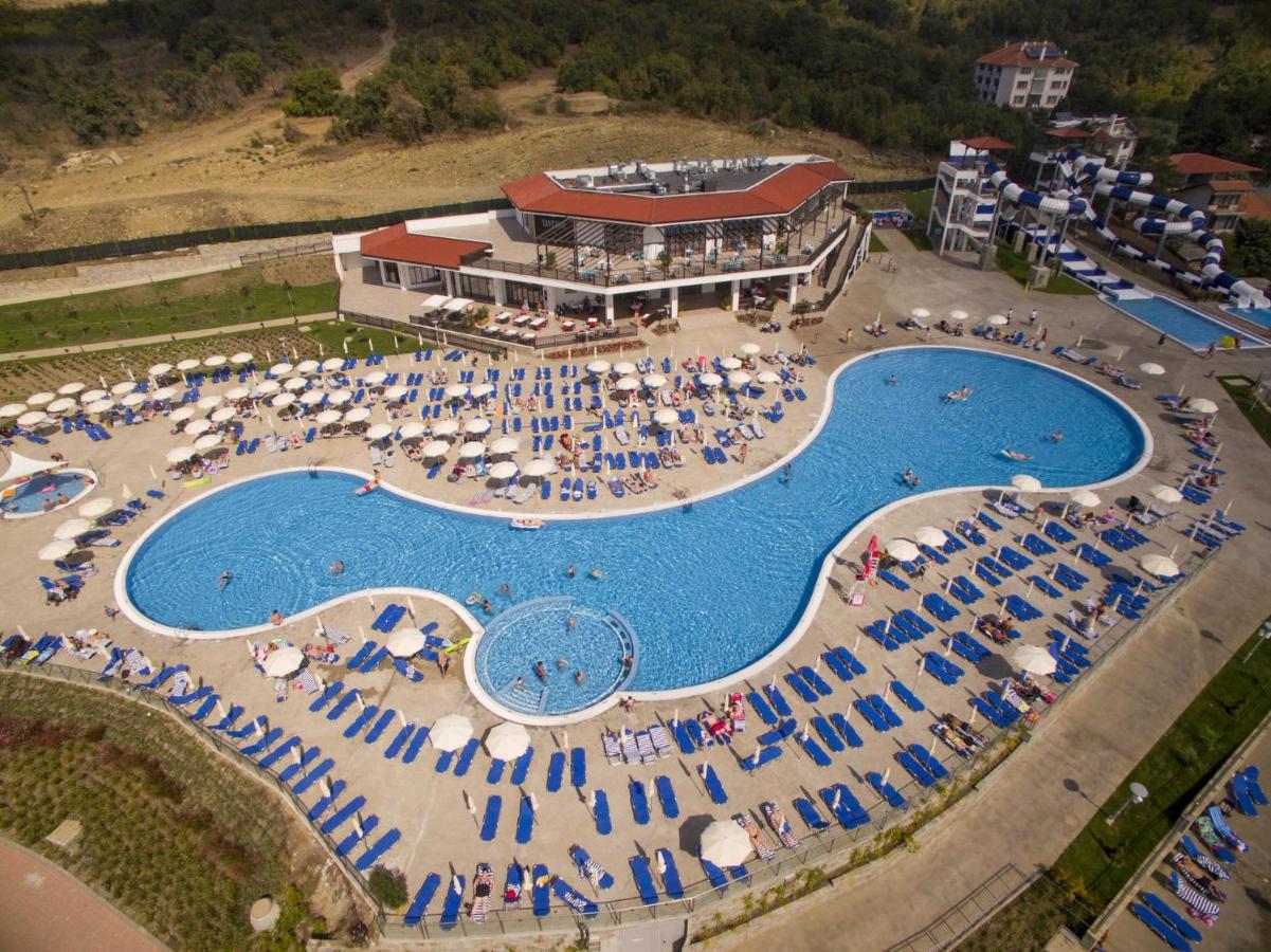 Nevis Resort & Aqua Park Сонячний Берег Екстер'єр фото